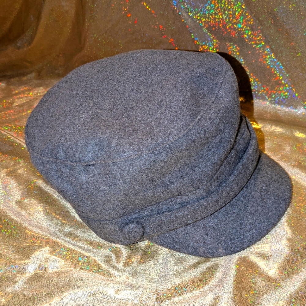 Gray wool hat NEW by "Four Buttons"